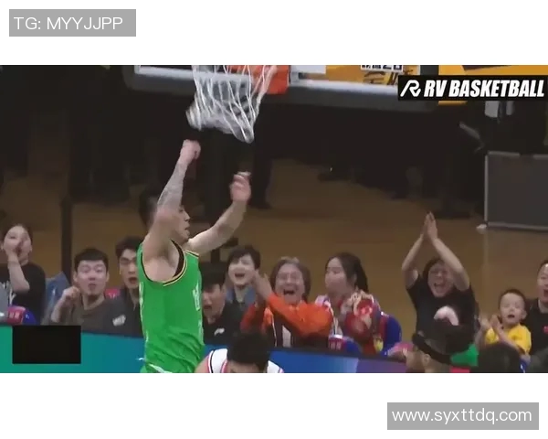 季后赛经典瞬间回顾 这一幕感动全场让人热泪盈眶