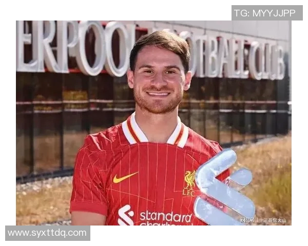 世界杯预选赛荣获月度最佳球员，实至名归